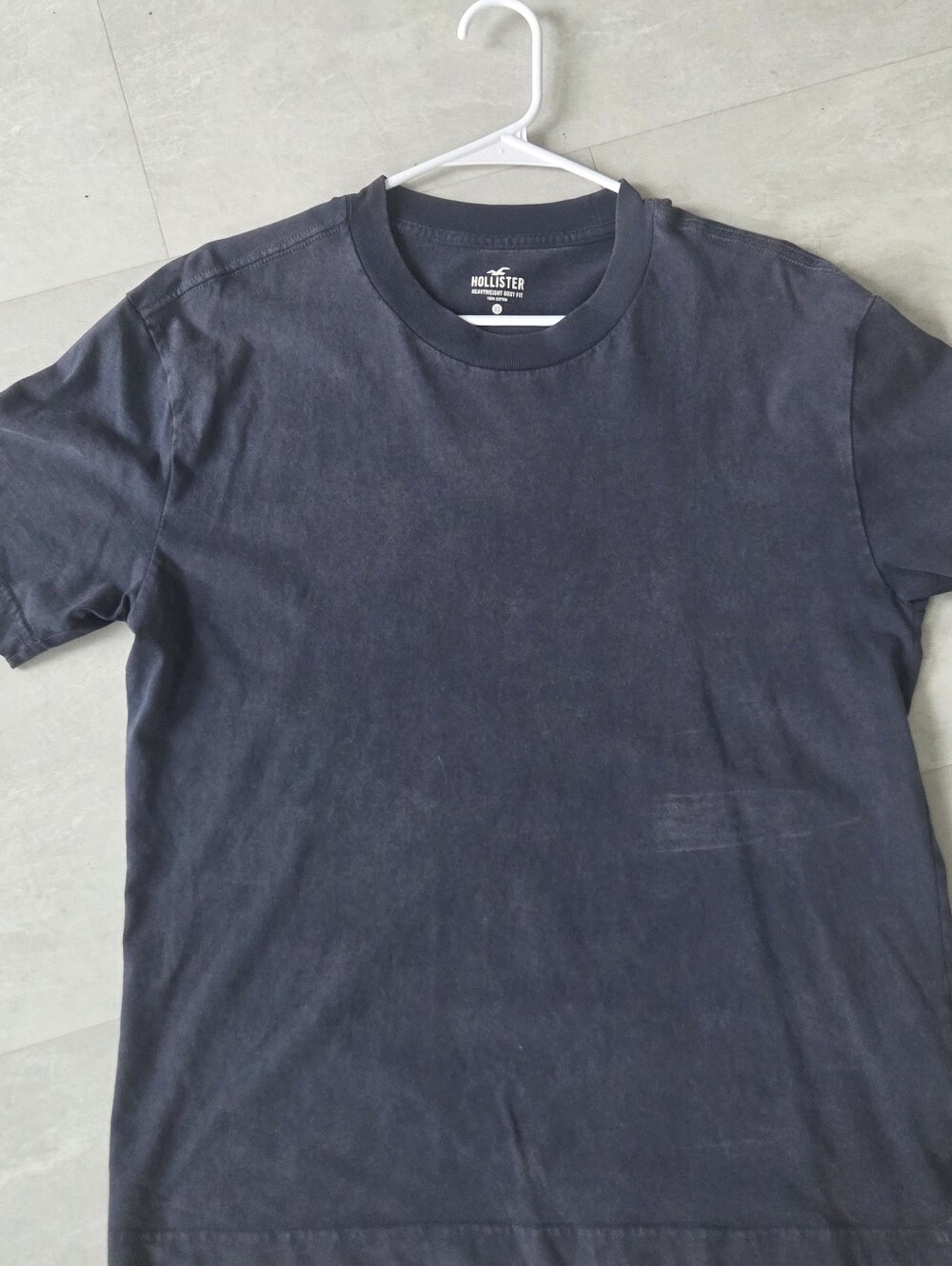 Hollister Men's Classic Crew Neck T-Shirt - Navy